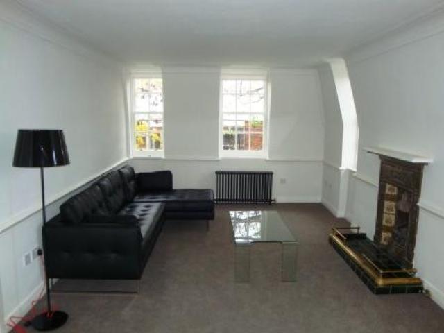 			STUNNING NEW REFURB IN THE HEART OF HAMPSTEAD, 2 Bedroom, 1 bath, 1 reception Flat			 Greenhill, HAMPSTEAD